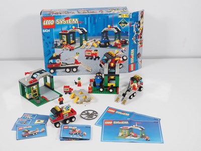 Lot 158 - LEGO - TOWN JR #6434 Traffic Roadside Repair -...