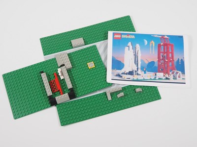 Lot 160 - LEGO - CLASSIC TOWN #6339 Launch Command -...