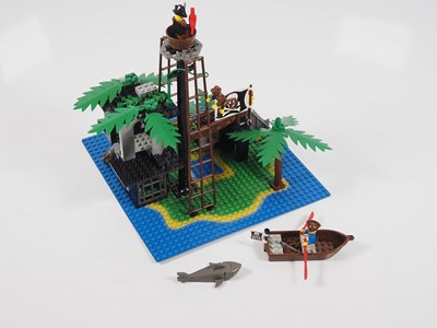 Lot 172 - LEGO - PIRATES #6270 Forbidden Island -...