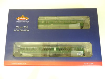 Lot 291 - OO SCALE MODEL RAILWAYS: A BACHMANN 31-235Z 2H...
