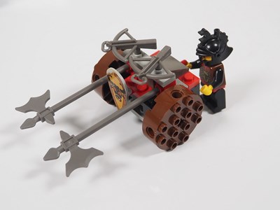 Lot 182 - LEGO - CASTLE #6094 Knights Kingdom 1 -...