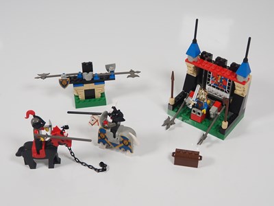 Lot 183 - LEGO - CASTLE #6095 Knights Kingdom 1 - Royal...