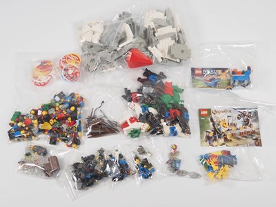 Lot 189 - LEGO - CASTLE - A large quantity of parts,...