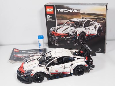 Lot 206 - LEGO - TECHNIC #42096 Porsche 911 RSR -...