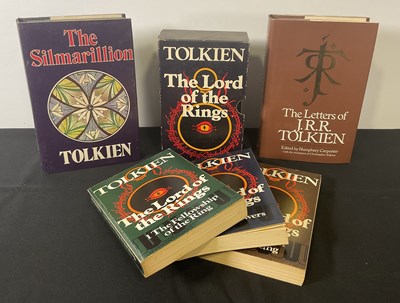 Lot 359 - THE LORD OF THE RINGS (1976) Unwin paperbacks...