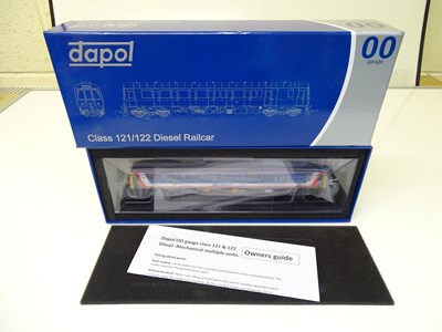 Lot 314 - OO SCALE MODEL RAILWAYS: A DAPOL Class 121...