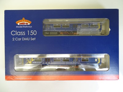 Lot 322 - OO SCALE MODEL RAILWAYS: A BACHMANN 32-925...