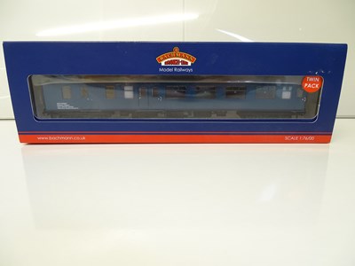 Lot 326 - OO SCALE MODEL RAILWAYS: A BACHMANN 39-002...
