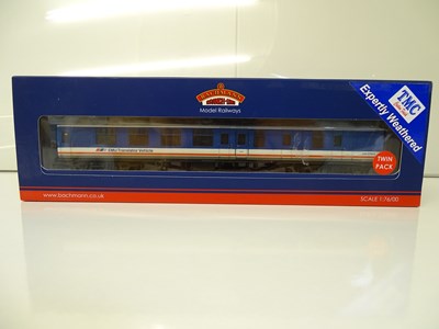Lot 327 - OO SCALE MODEL RAILWAYS: A BACHMANN 39-001X...