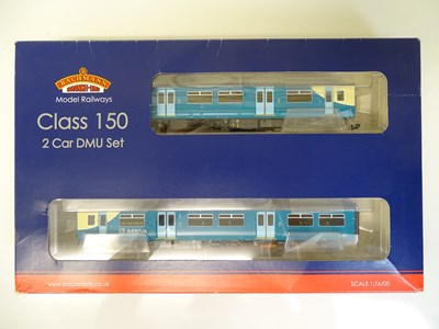 Lot 331 - OO SCALE MODEL RAILWAYS: A BACHMANN 32-935...