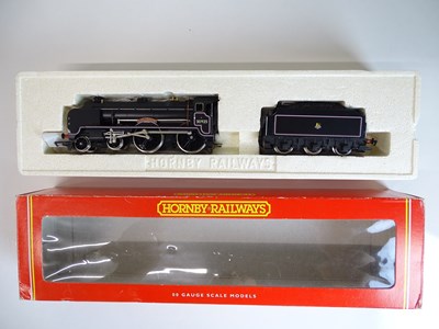 Lot 351 - OO SCALE MODEL RAILWAYS: A HORNBY R2039...