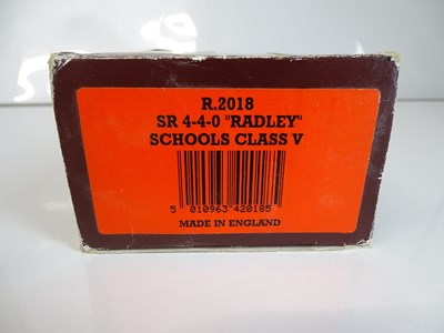 Lot 358 - OO SCALE MODEL RAILWAYS: A HORNBY R2018...