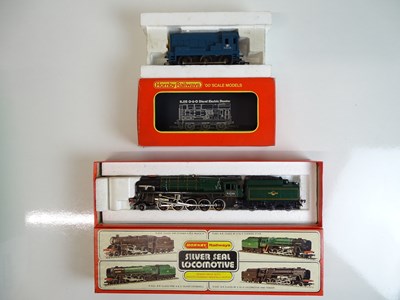 Lot 382 - OO SCALE MODEL RAILWAYS: A pair of HORNBY...