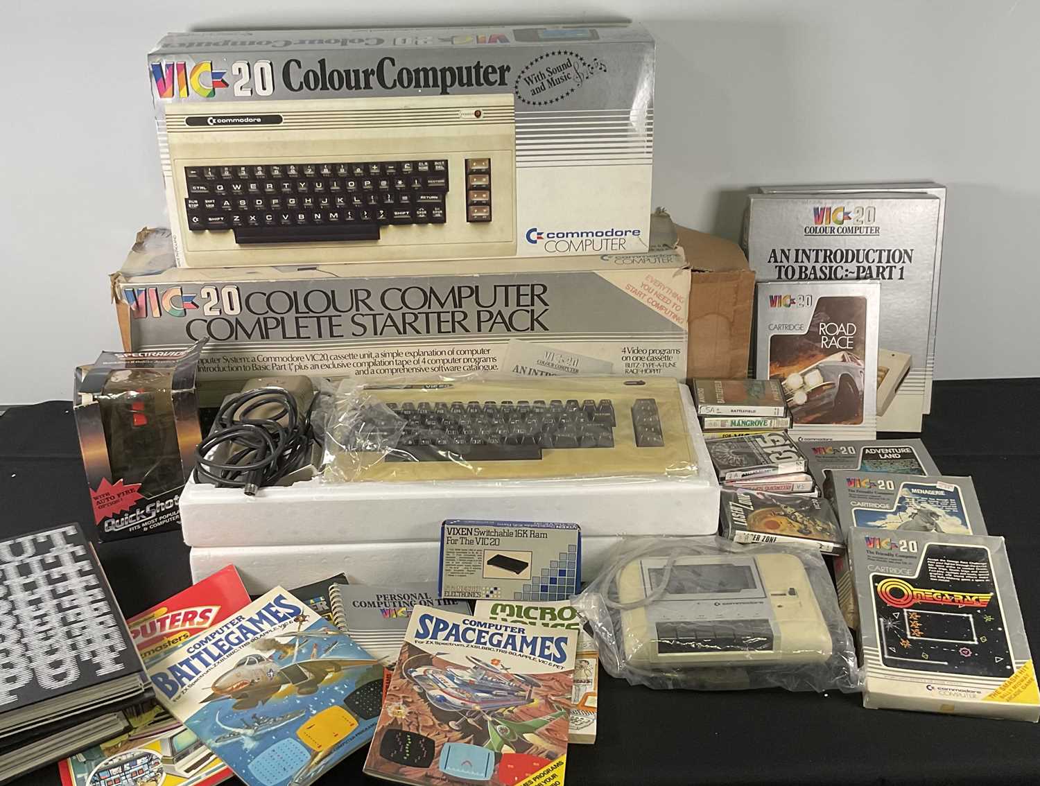 Lot 359 - A Commodore Vic-20 colour computer complete