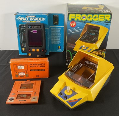 Lot 360 - A Donkey Kong Nintendo Game and Watch DK-52...