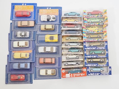 Lot 72 - A group of diecast cars together with some...