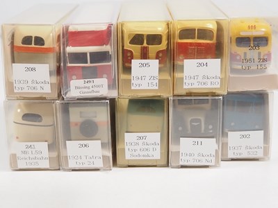 Lot 81 - A group of 1:87 scale model buses in plastic...