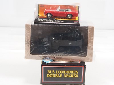 Lot 113 - A large quantity of mixed boxed modern diecast...