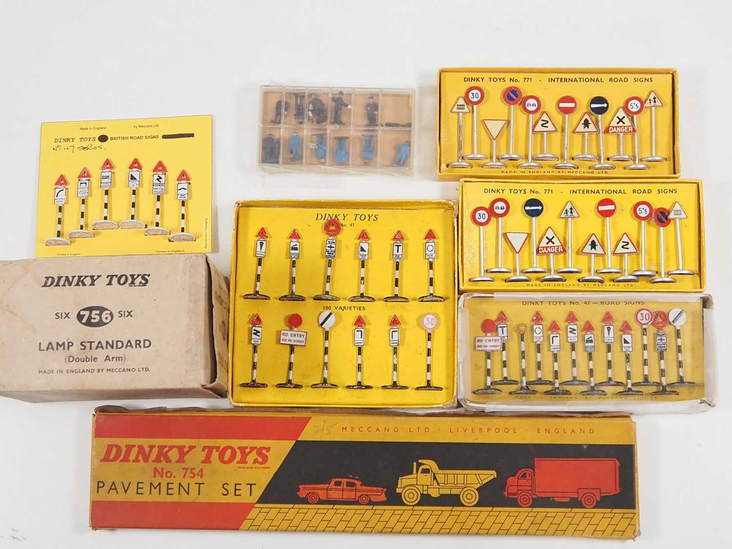 Lot 114 - A group of DINKY original accessories kits