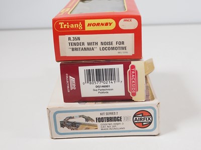 Lot 129 - A mixed group of diecast lorries, buses etc by...