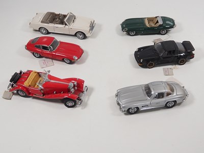 Lot 139 - A group of 1:24 scale FRANKLIN MINT diecast...