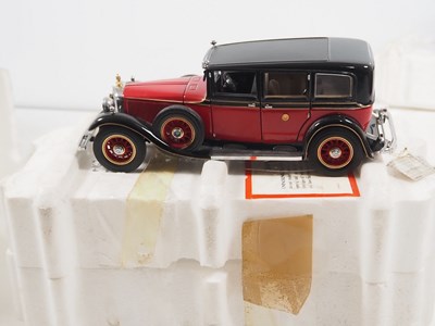 Lot 142 - A group of 1:24 scale FRANKLIN MINT diecast...