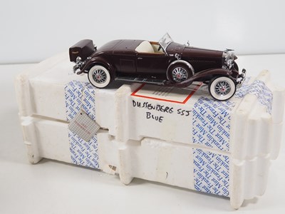 Lot 142 - A group of 1:24 scale FRANKLIN MINT diecast...