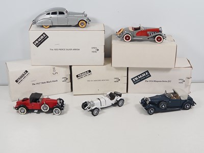 Lot 143 - A group of 1:24 scale DANBURY MINT diecast...