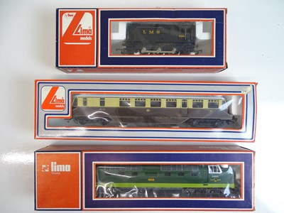 Lot 407 - OO SCALE MODEL RAILWAYS: A pair of diesel...