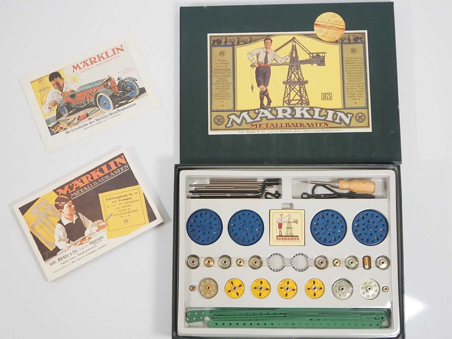 Lot 192 - A MARKLIN 1989 replica of an original 1075