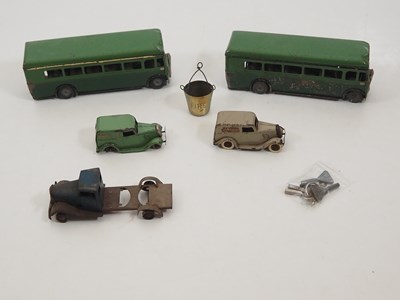 Lot 229 - A group of vintage TRIANG MINIC clockwork...