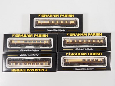 Lot 247 - A group of FARISH by BACHMANN N gauge Mark 1...