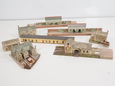 Lot 265 - A large quantity of mostly TRIANG TT gauge...