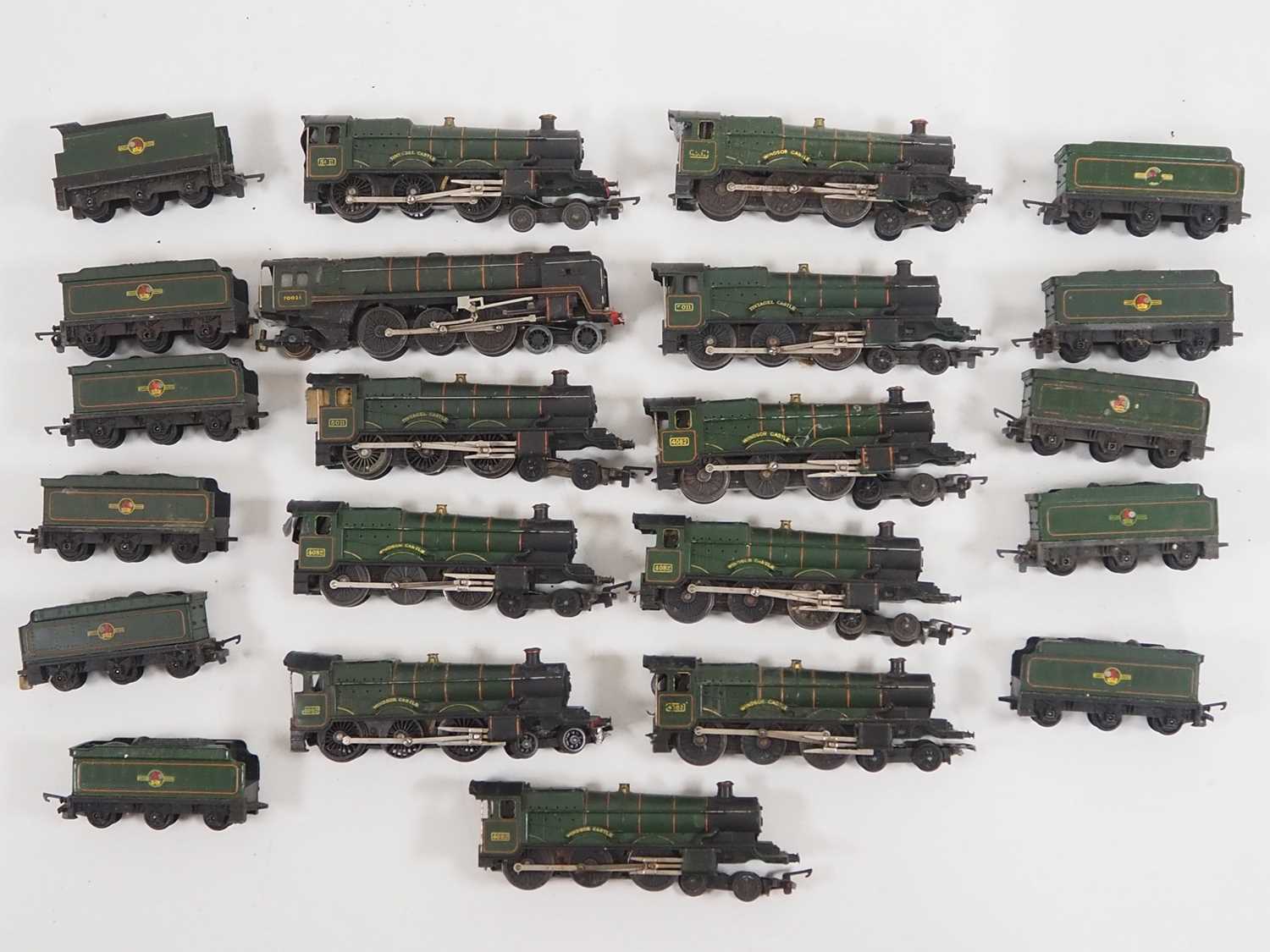 Lot 277 - A group of unboxed TRI-ANG TT gauge steam