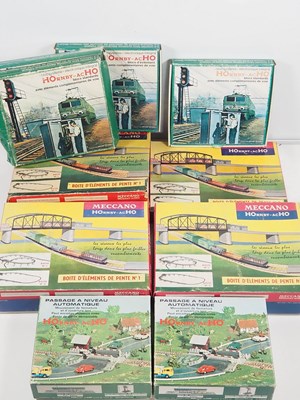 Lot 285 - A large quantity of HORNBY ACHO HO gauge...