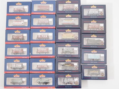 Lot 302 - A group of BACHMANN boxed OO gauge wagons...