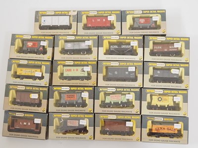 Lot 345 - A group of WRENN boxed OO gauge wagons of...