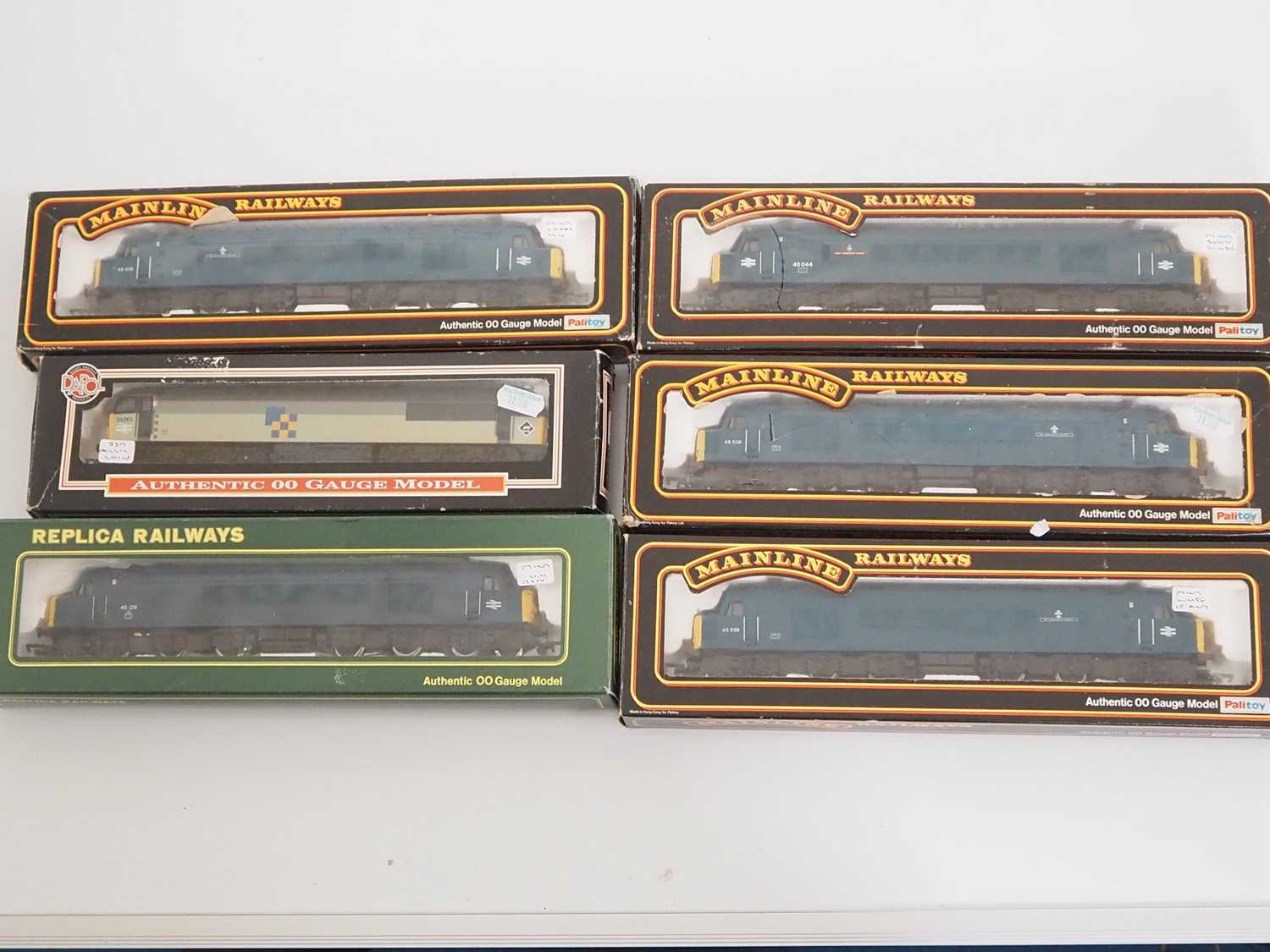 Lot 363 - A group of OO gauge class 45 diesel...