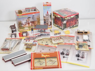 Lot 384 - A group of HORNBY buildings and accessories...