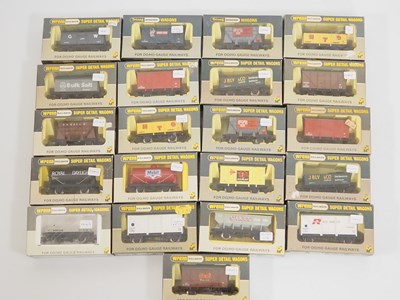 Lot 389 - A group of WRENN boxed OO gauge wagons of...