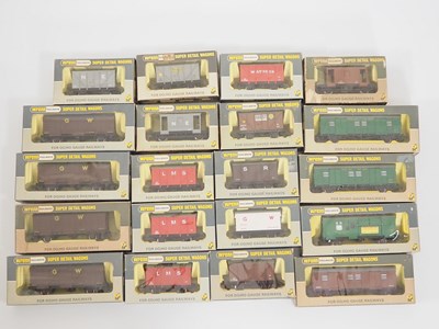 Lot 396 - A group of WRENN boxed OO gauge wagons of...