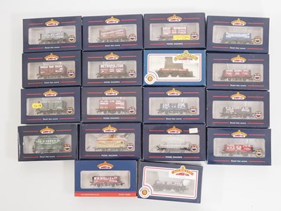 Lot 406 - A group of BACHMANN boxed OO gauge wagons...