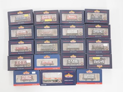 Lot 407 - A group of BACHMANN boxed OO gauge wagons -...