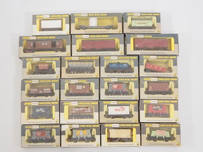 Lot 427 - A group of WRENN boxed OO gauge wagons of...