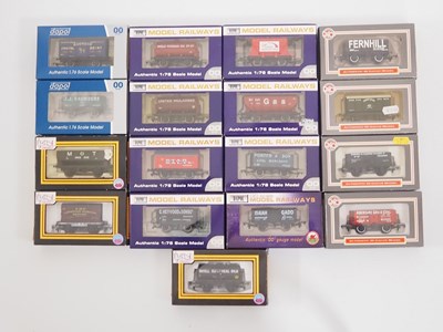 Lot 435 - A group of DAPOL boxed OO gauge wagons...