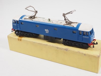 Lot 463 - A HORNBY DUBLO OO gauge 2245 2-rail AL-1...