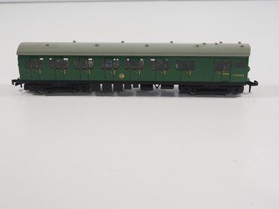 Lot 464 - A HORNBY DUBLO 3250/4150 3-rail OO gauge BR(S)...