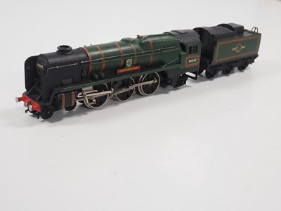 Lot 465 - A pair of HORNBY DUBLO 3-rail OO gauge steam...