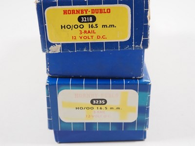 Lot 465 - A pair of HORNBY DUBLO 3-rail OO gauge steam...