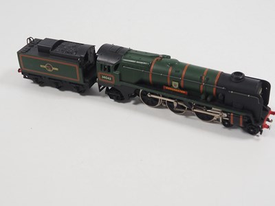 Lot 465 - A pair of HORNBY DUBLO 3-rail OO gauge steam...